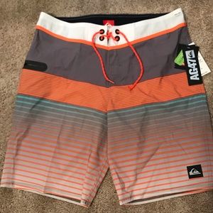 Men’s Quiksilver Boardshort NWt 34
